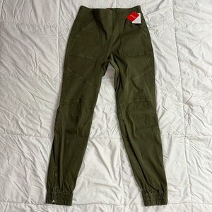NWT Spanx Stretch Twill Cargo Jogger Medium